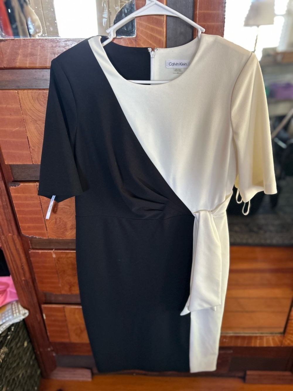 Calvin Klein Black & Cream Diagonal Color-Block Sheath Dress